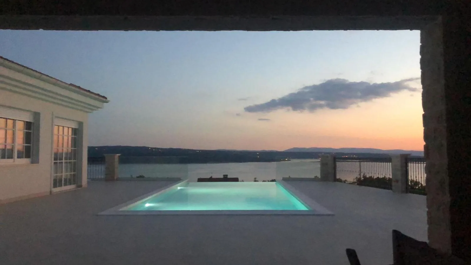 Villa VESPERA-Infinity Heated Pool, Bild 3