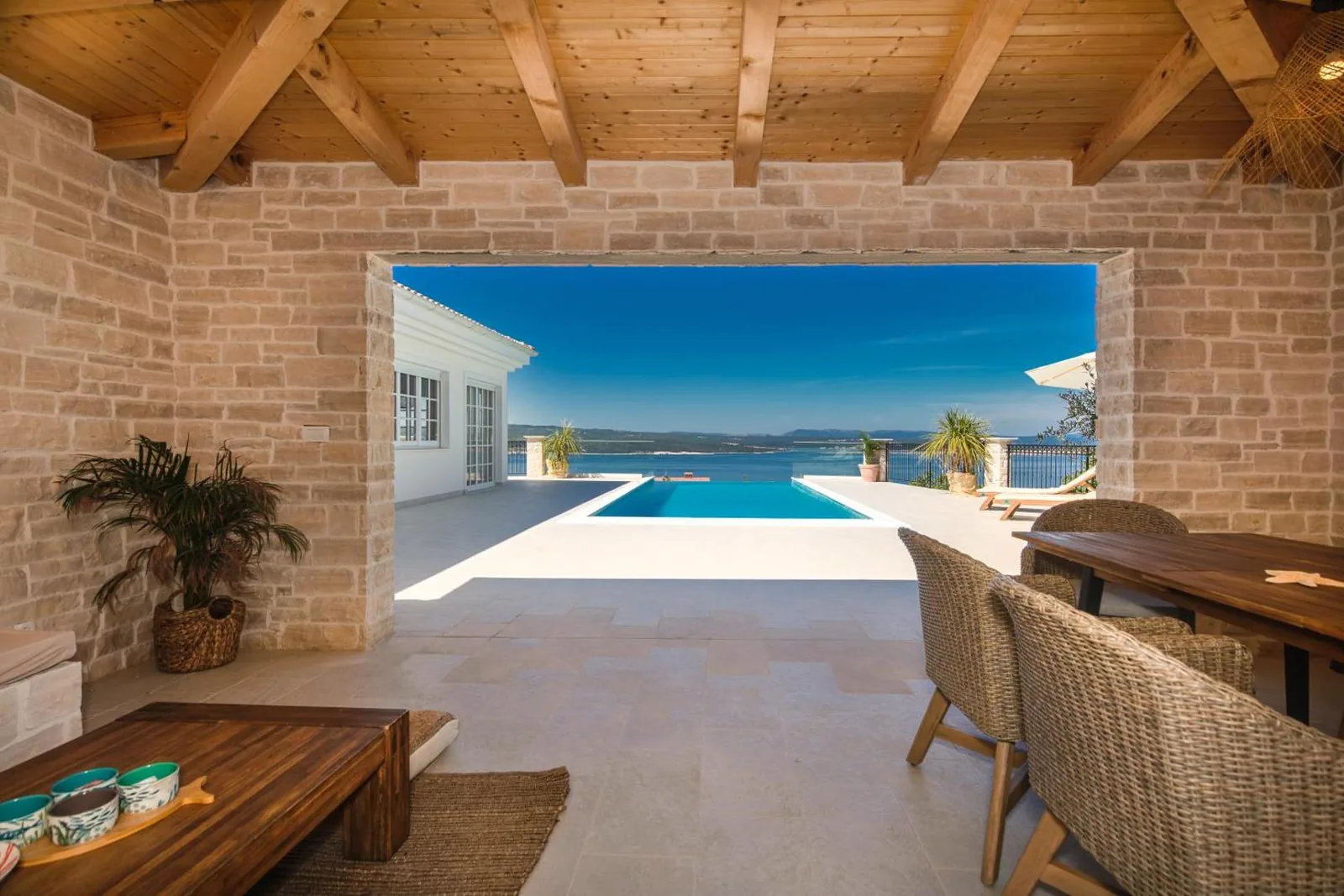 Villa VESPERA-Infinity Heated Pool, Bild 8