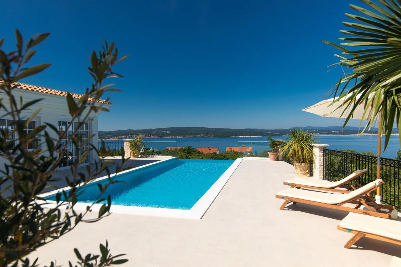 Villa VESPERA-Infinity Heated Pool, Bild 11